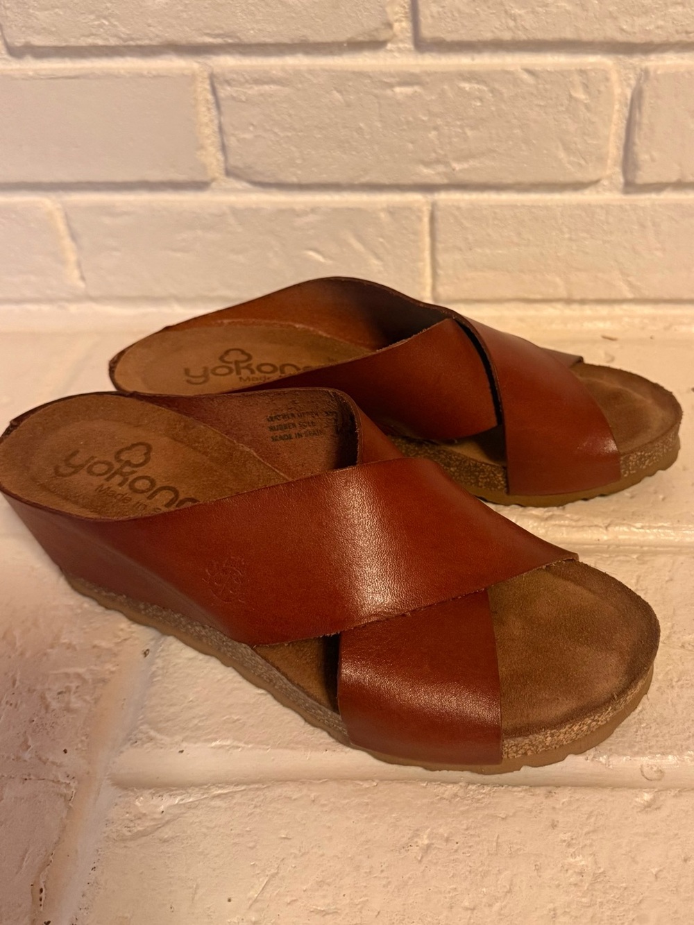 Yukono-Women's Brown Leather Cross-Strap Wedge Sandals